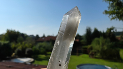 Křišťál (křemen) s hematitovými inkluzem